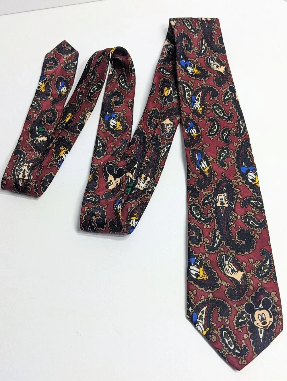 Disney Vtg Mickey & Co Paisley Necktie, Mickey Donald Goofy Pluto, 46.75